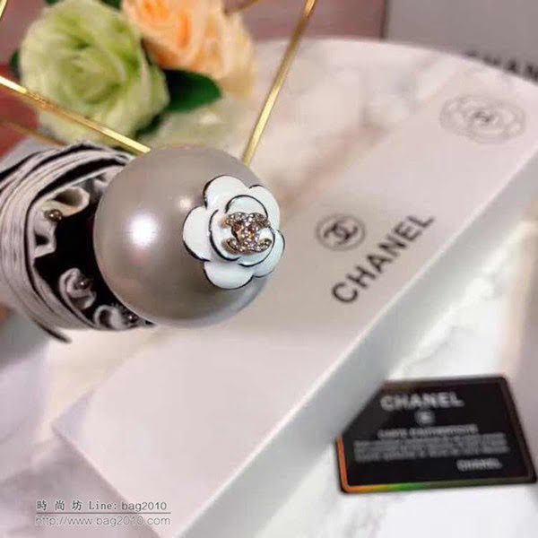 CHANEL香奈兒傘 火爆新款 山茶花搭配經典的香奈兒LOGO 珍珠球手柄 晴雨傘 防曬隔熱 防紫外線  zm1042